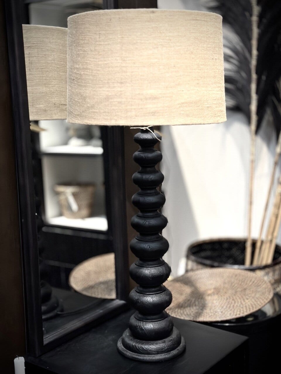 RAJA table lamp, black with natural tapered jute shade