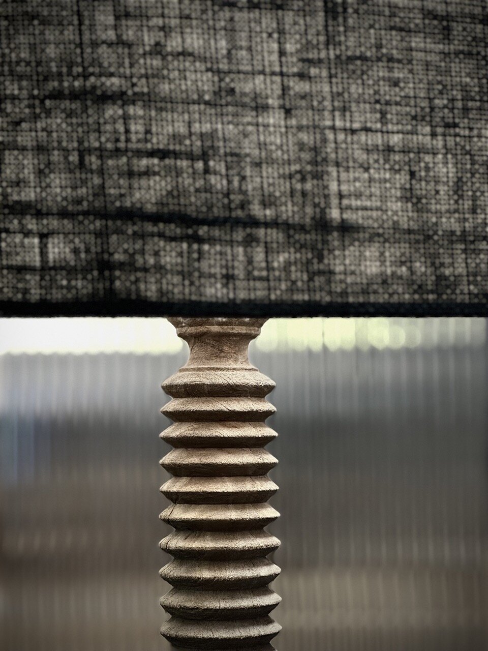 PURA table lamp, natural with black straight jute shade