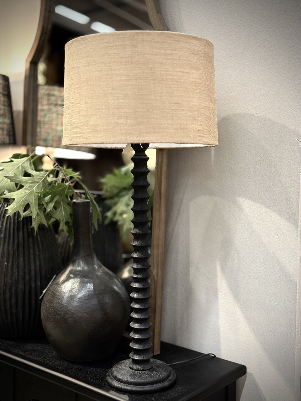 RAMI table lamp, black with natural tapered jute shade