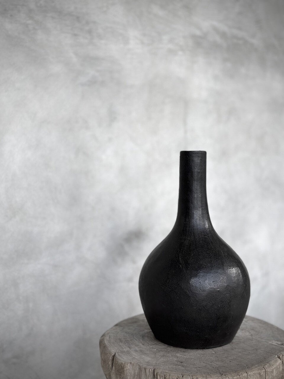 BESI vase small, black antique