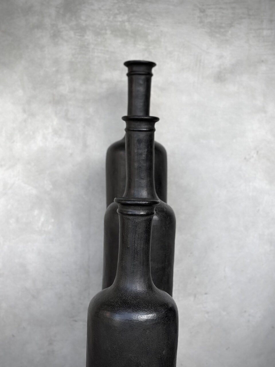 BOTOL medium clay bottle, antique black