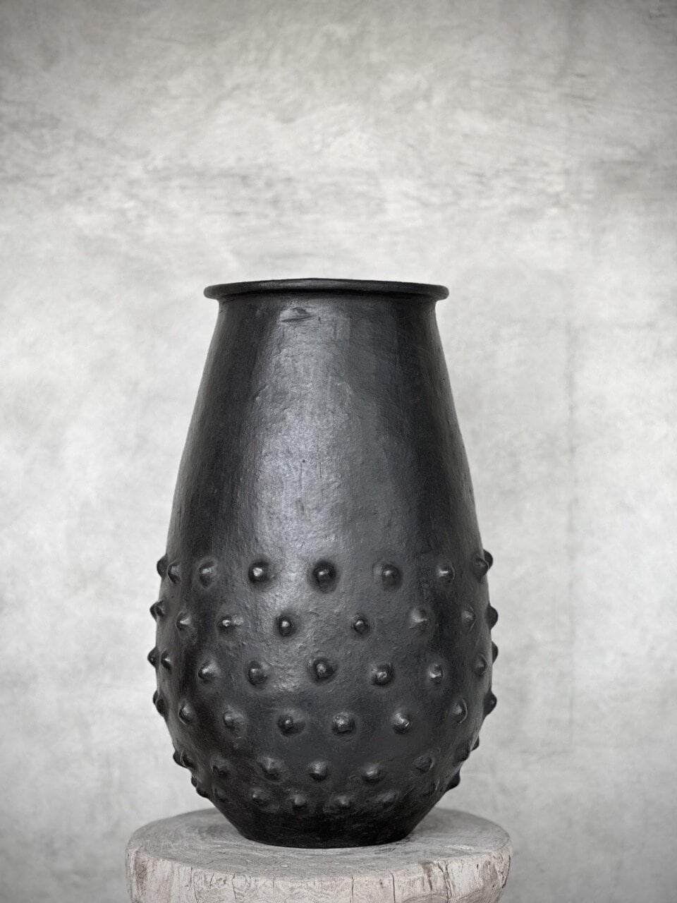 INDURI big pot with dots, antique black