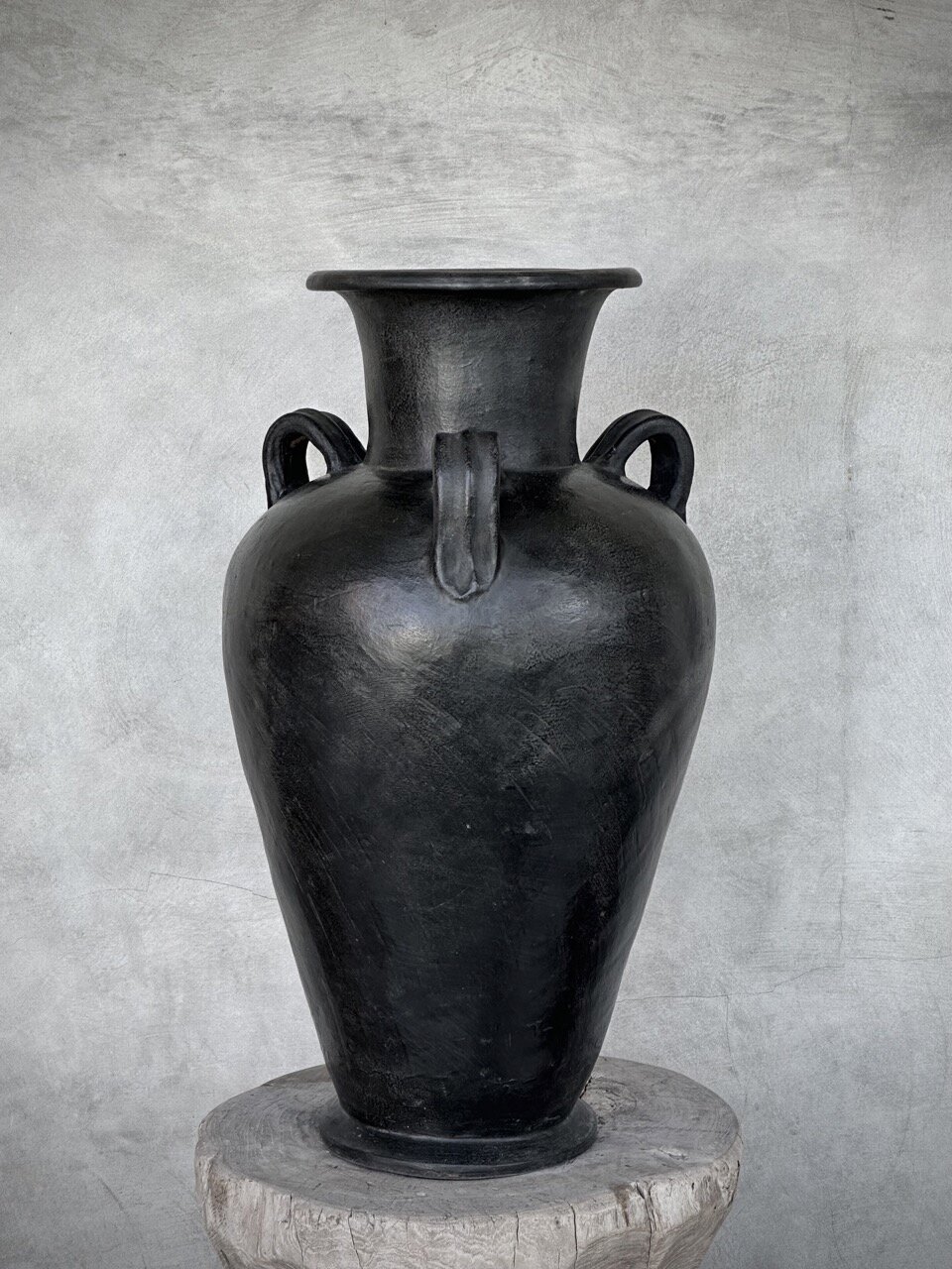 ISAC big vase, antique black