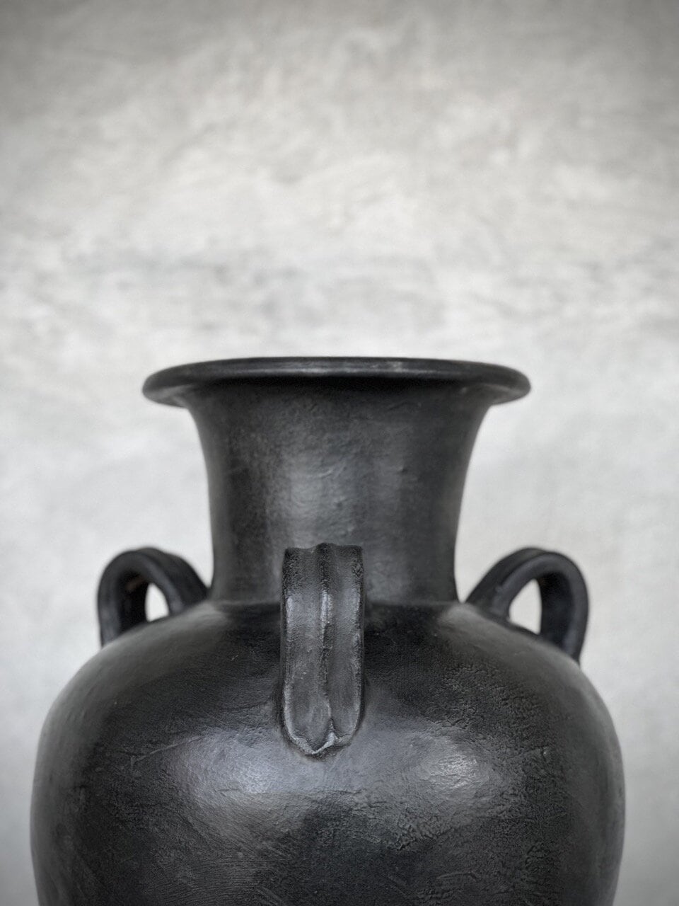 ISAC big vase, antique black