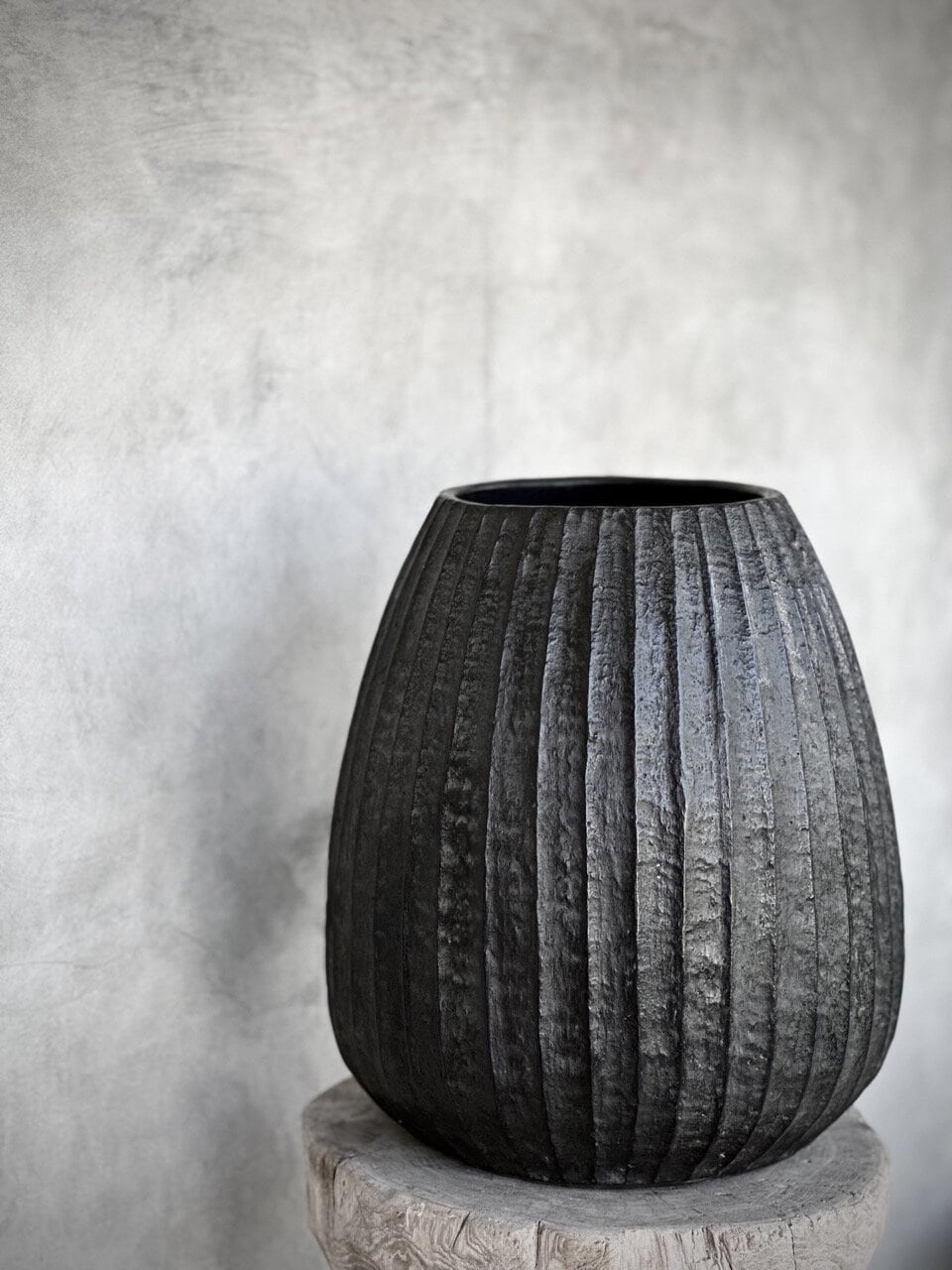 TOMO big vase, black antique