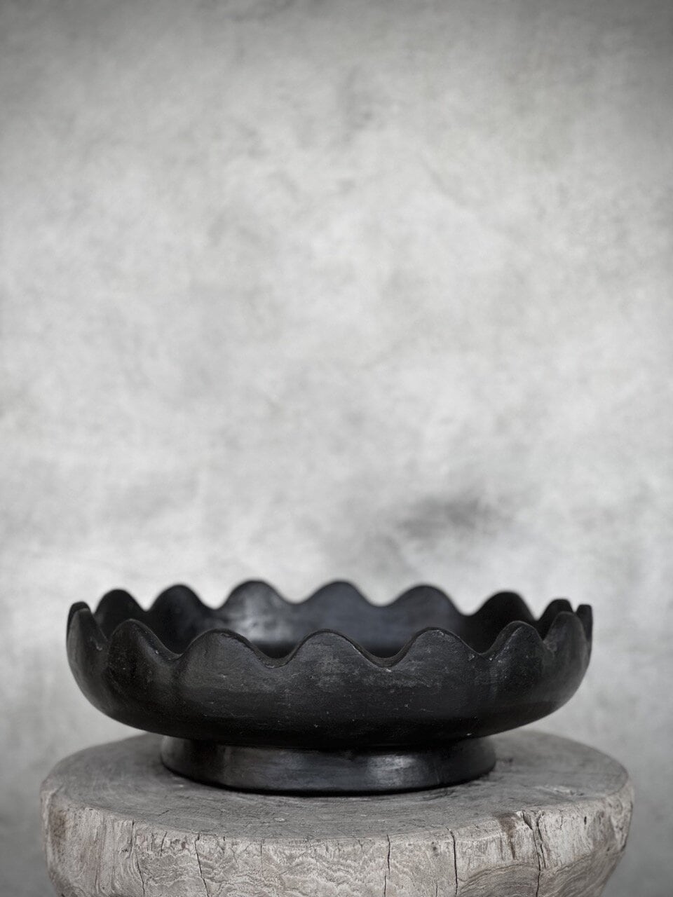 TOWO large round bowl, black antique 