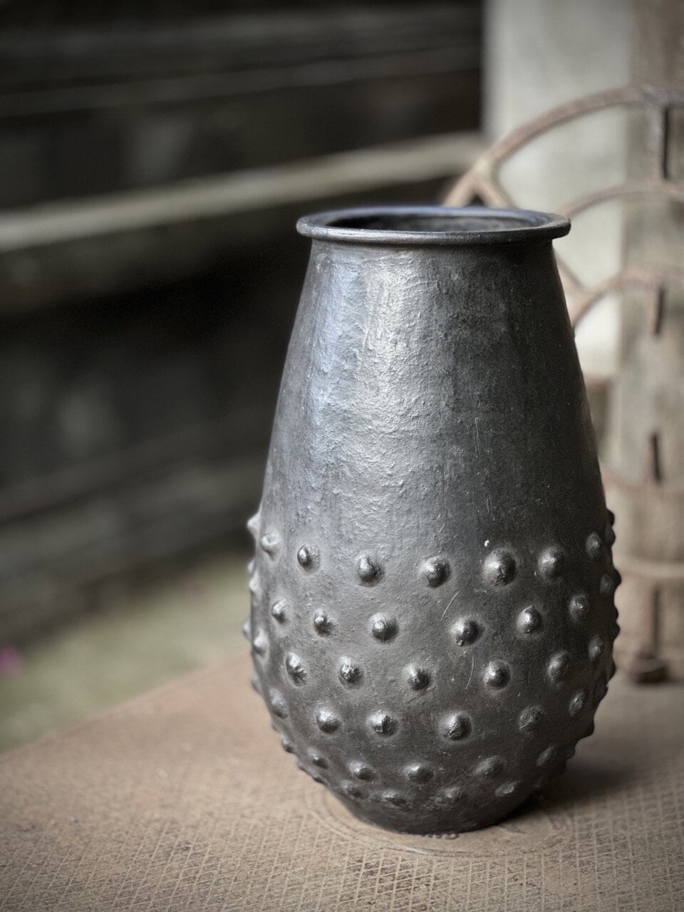 INDURI big pot with dots, antique black