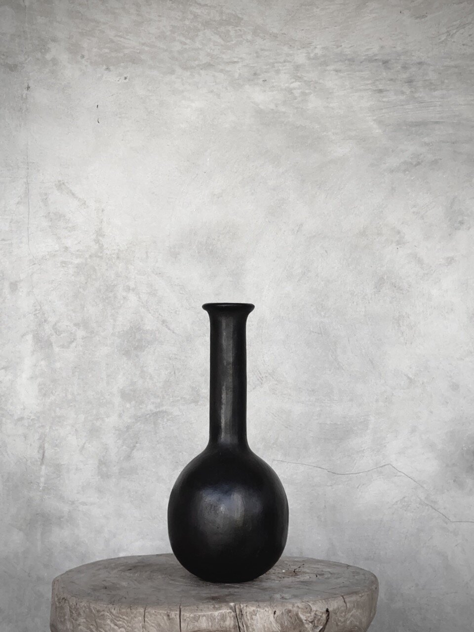 DISA vase black antique