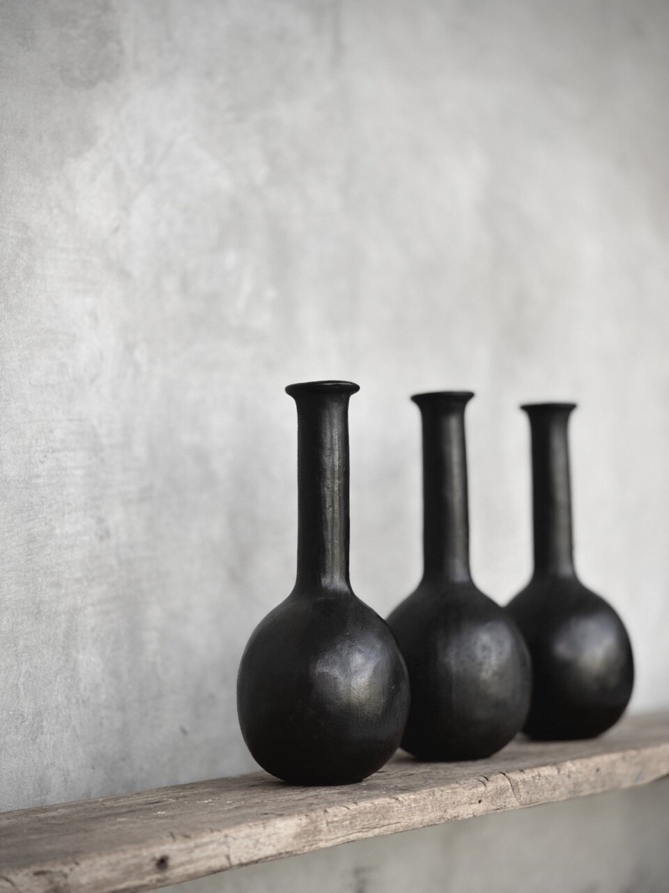 DISA vase black antique