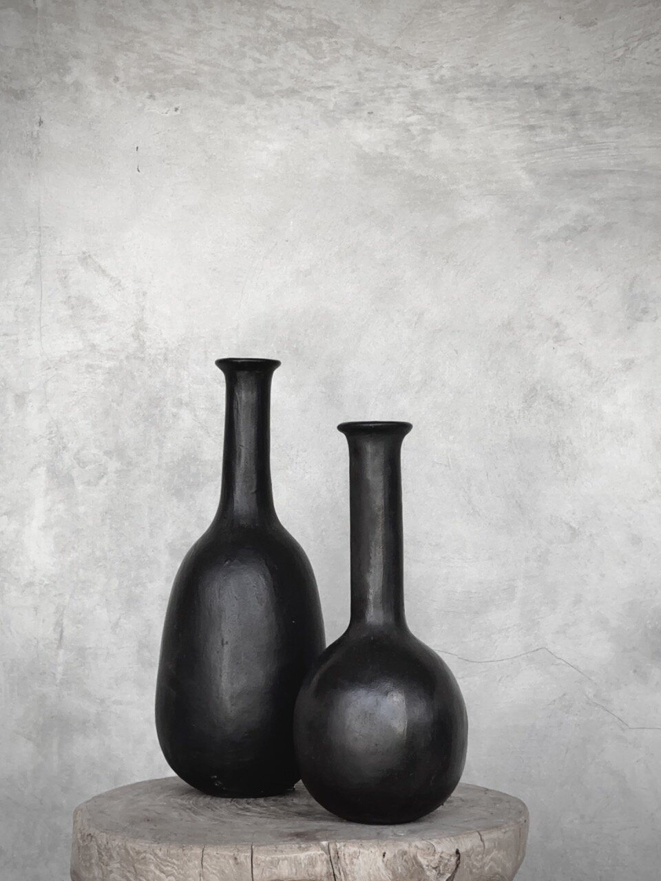 DISA vase black antique