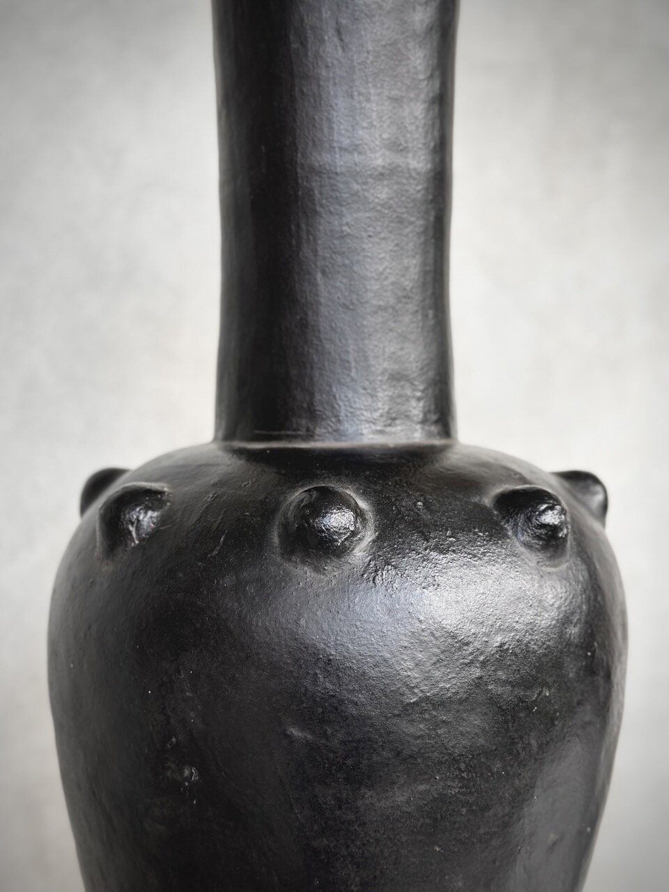 DELILAH vase w/dots, black antique