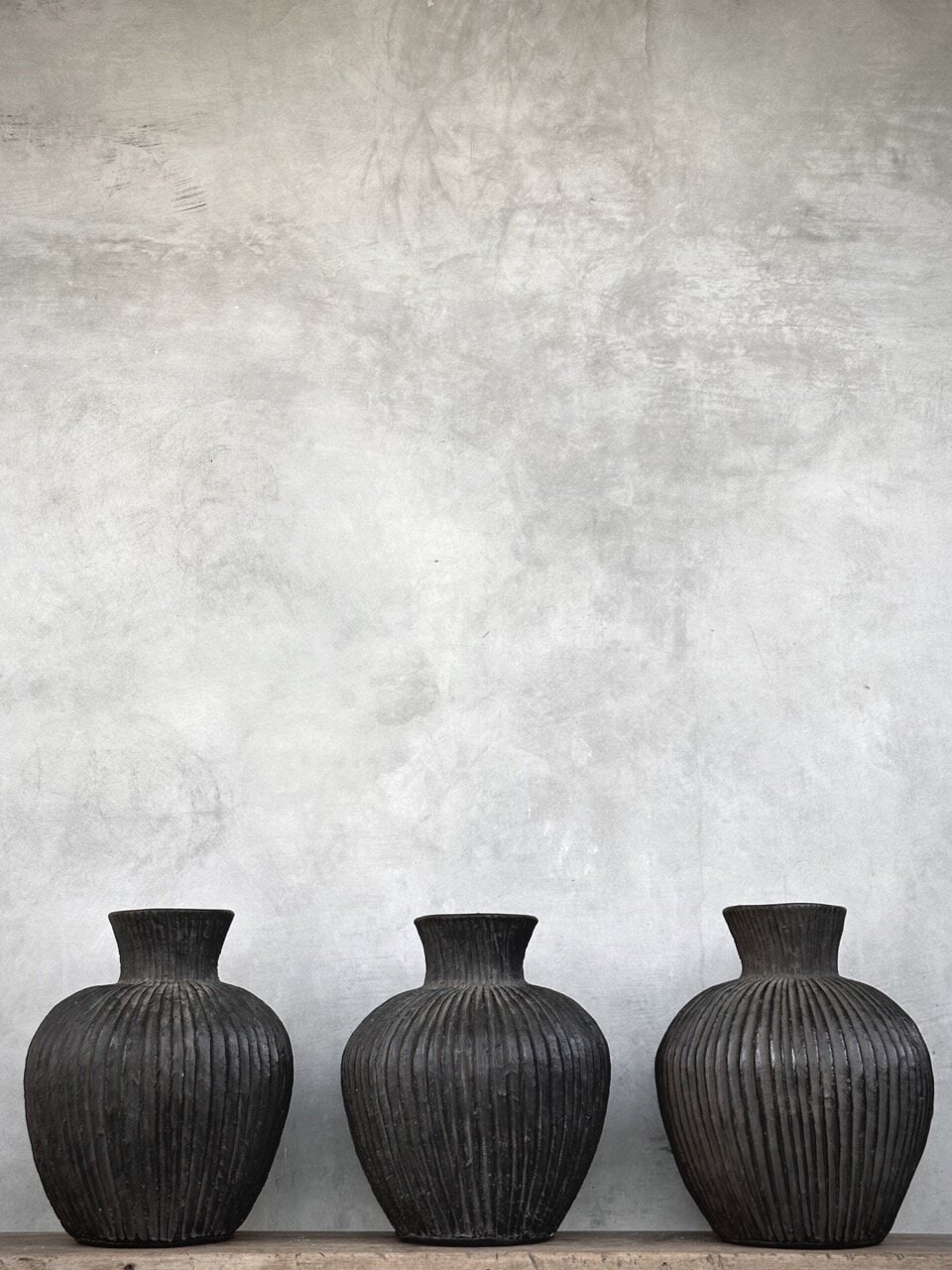 DAWA vase, black antique