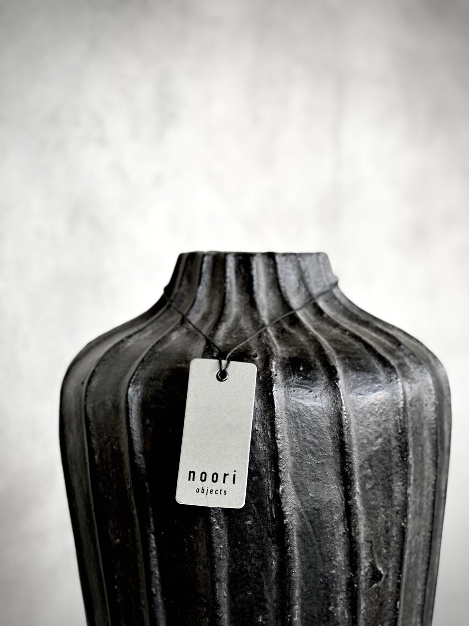 GAYA vase, black antique