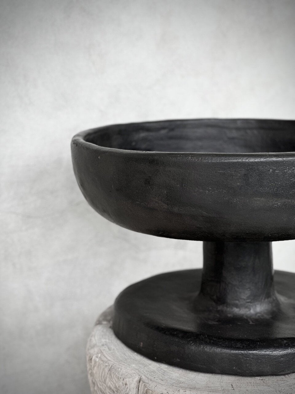 KAWA bowl on stand, black antique