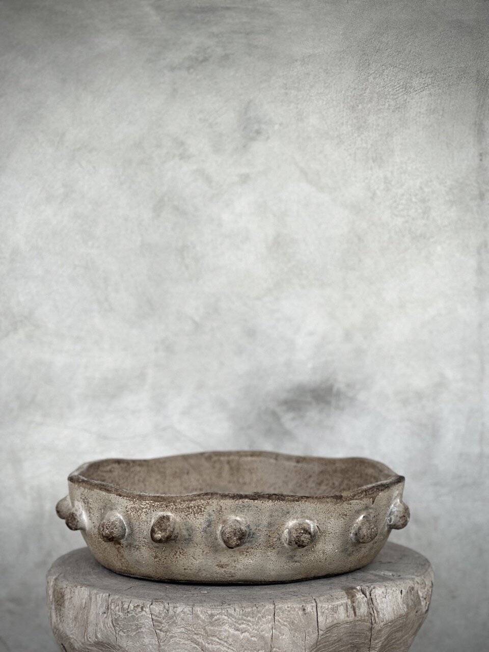 TATU bowl with dots, sand antique