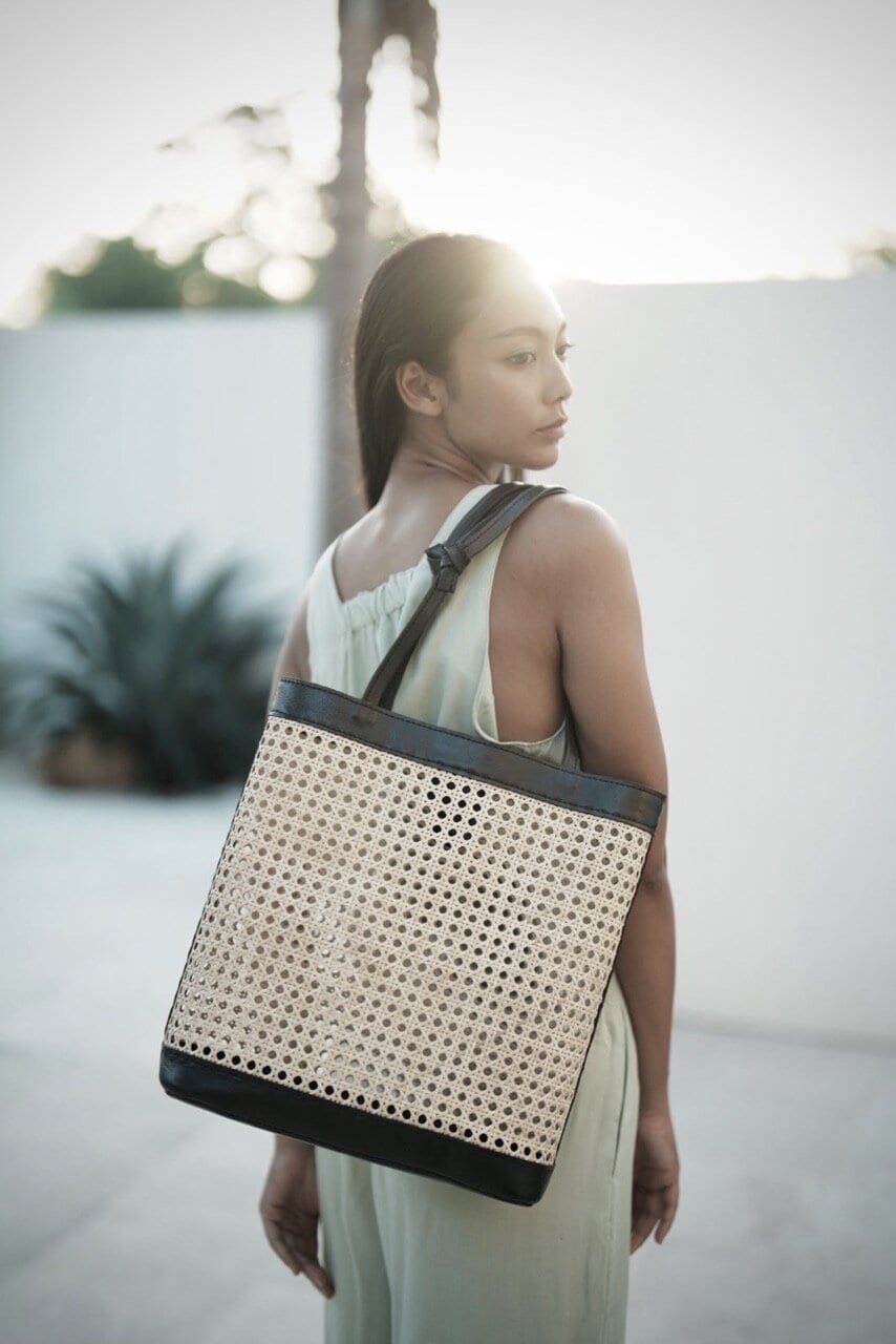 MANHATTAN black leather & rattan bag