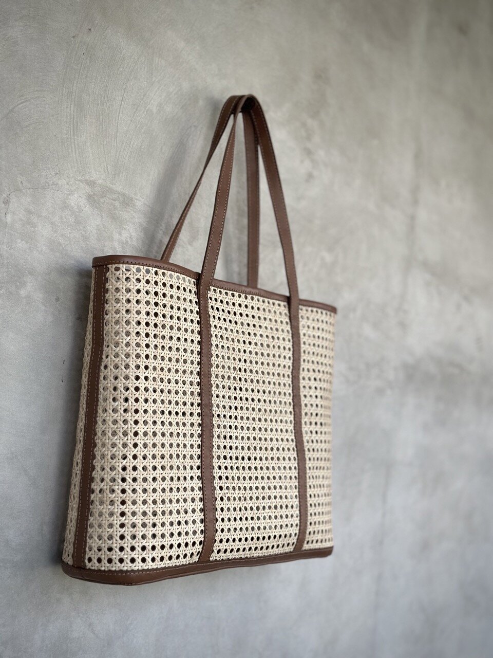 BROADWAY large brown leather & rattan bag