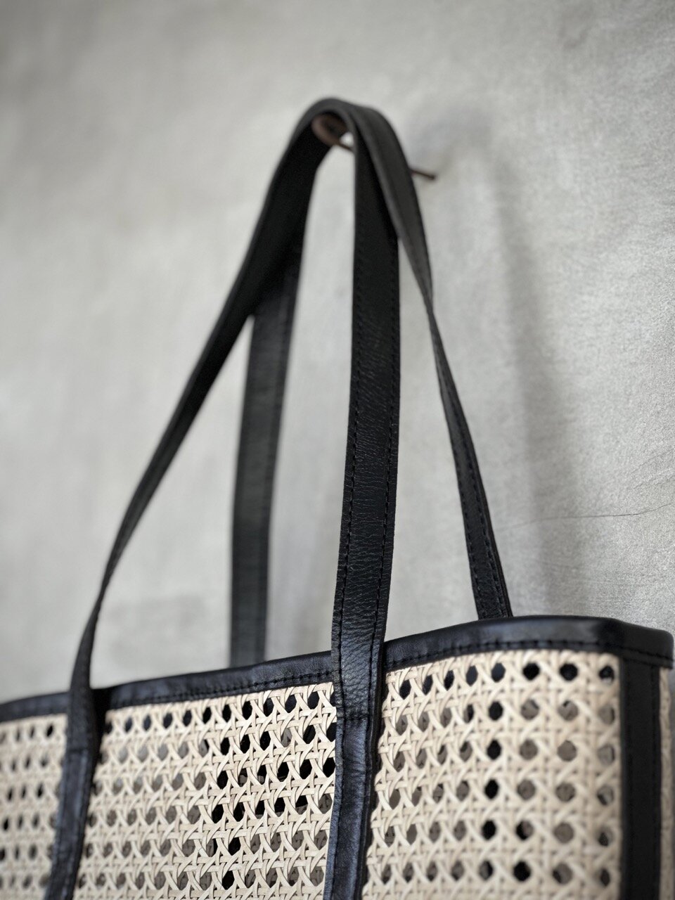 BROADWAY small black leather & rattan bag