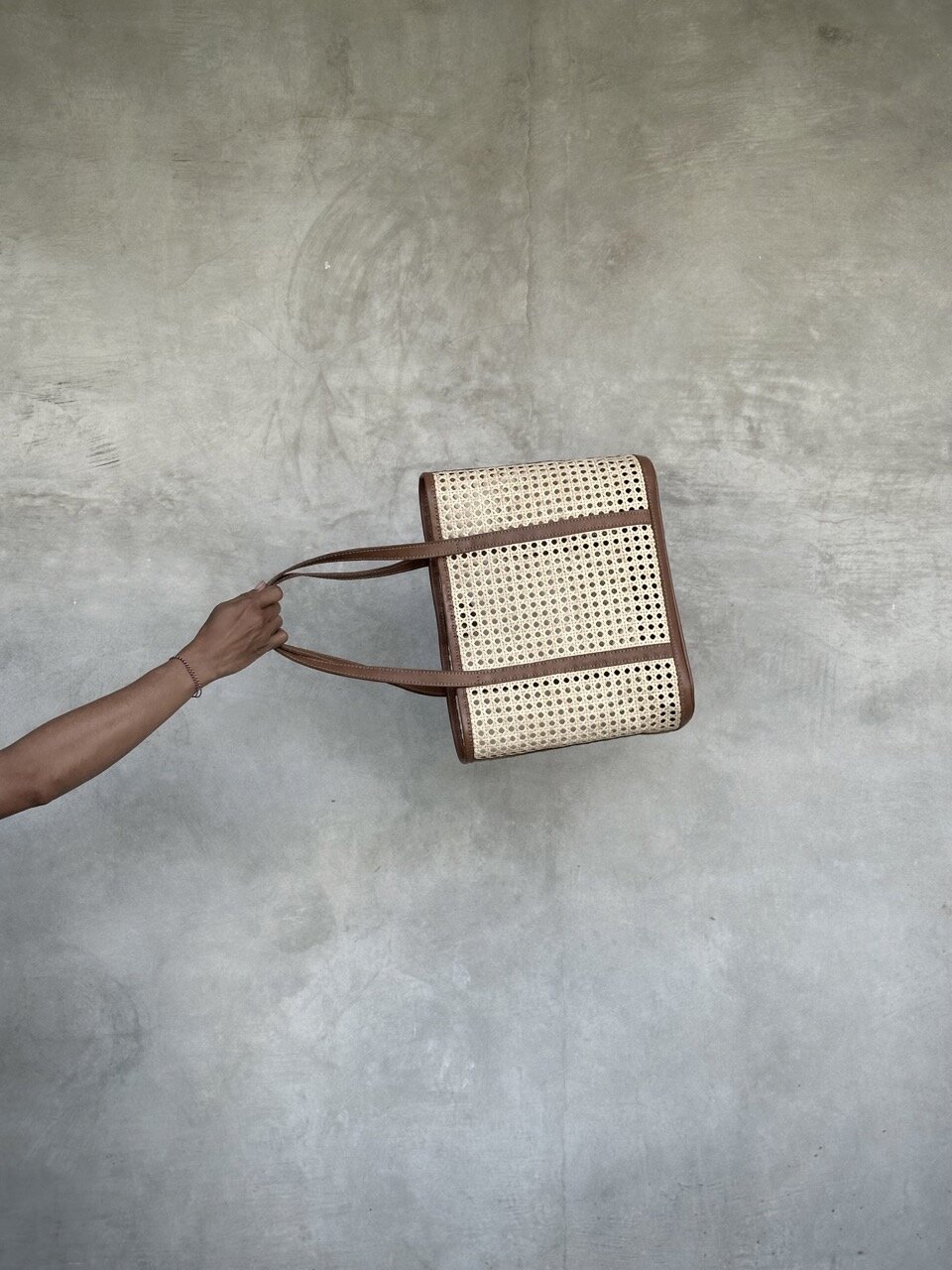 BROADWAY small brown leather & rattan bag