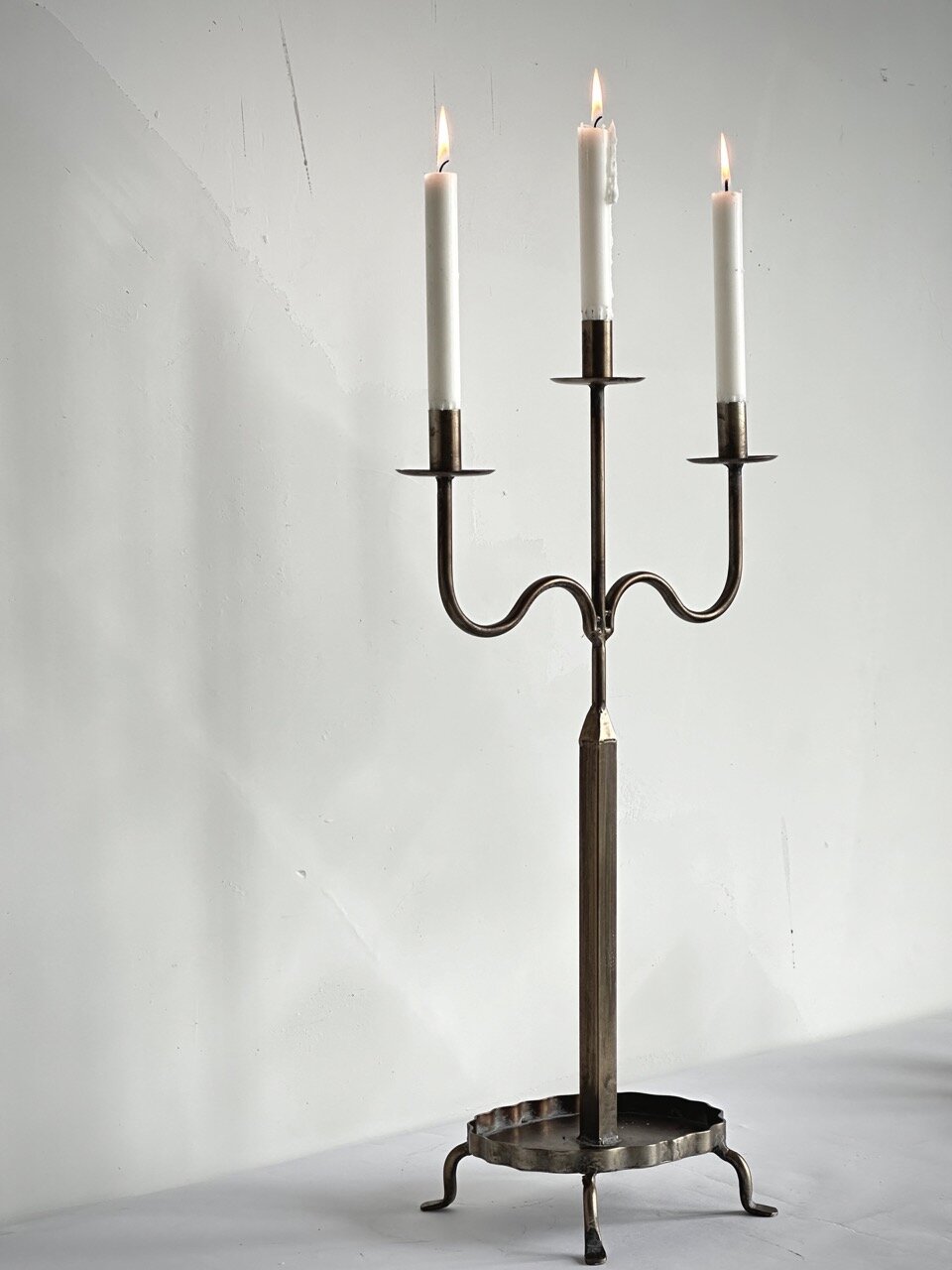 LONA table candle holder 3 arm, vintage brass