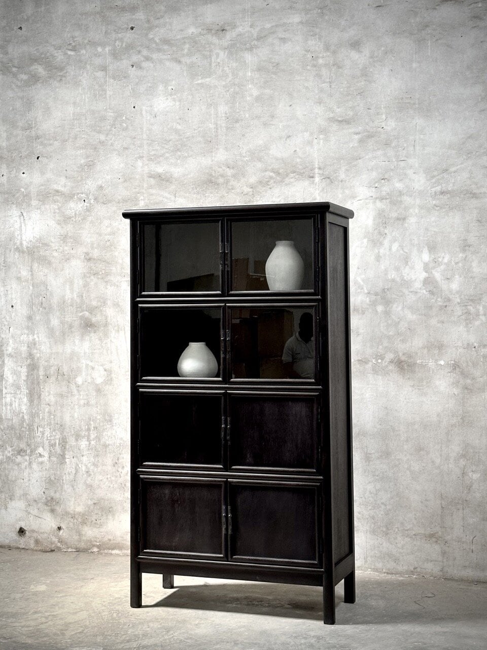 WU cabinet 8 doors, china black & ash mindi