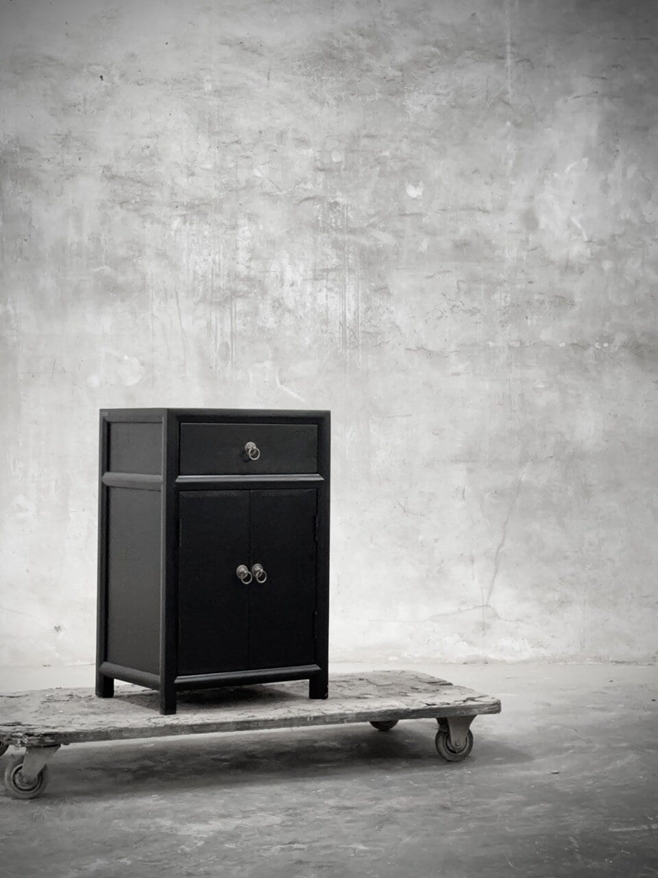 RAY bedside table-small cabinet with door, black