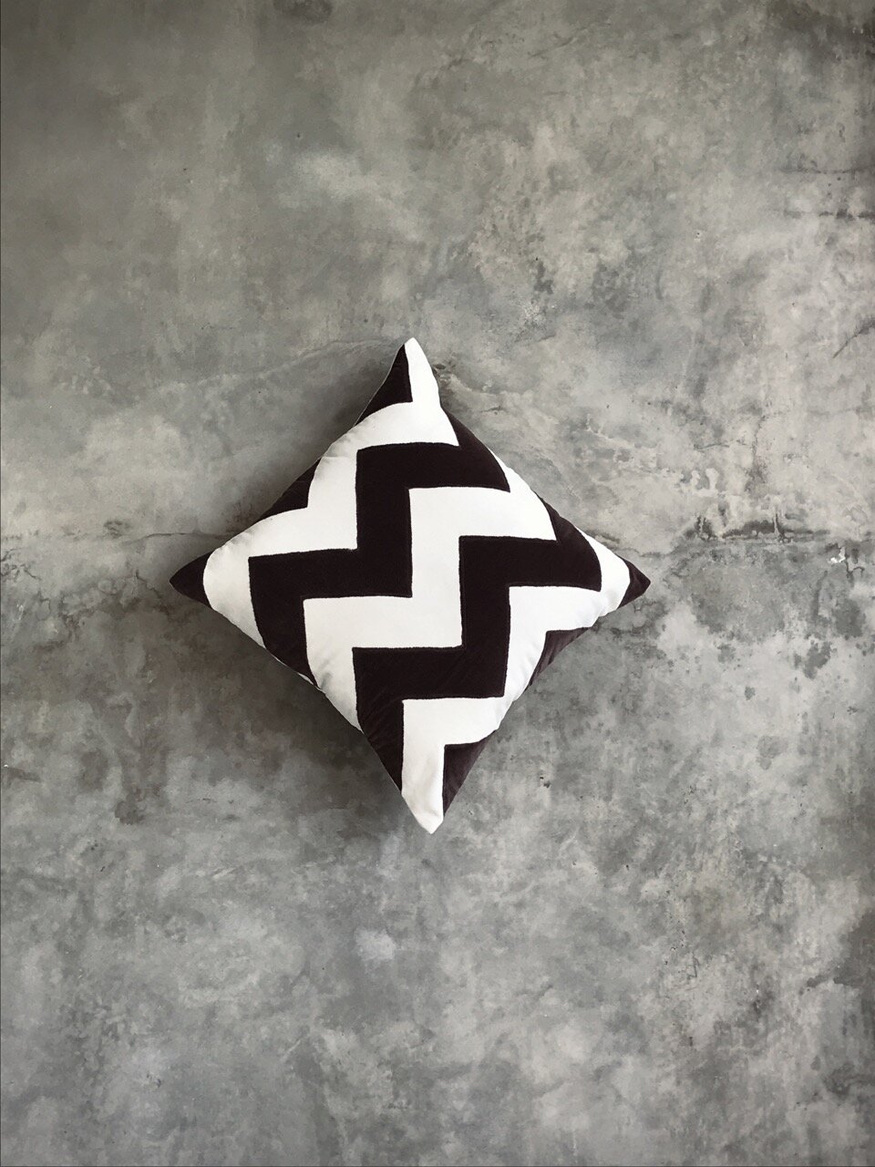 LOIE velvet cushion cover, off-white/brown